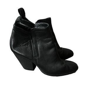 Dolce Vita DV Black Leather Side Zip Block‎ Heeled Booties Size 9